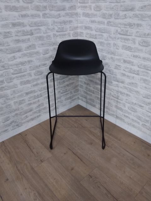 Bar Stools | FIL Furniture