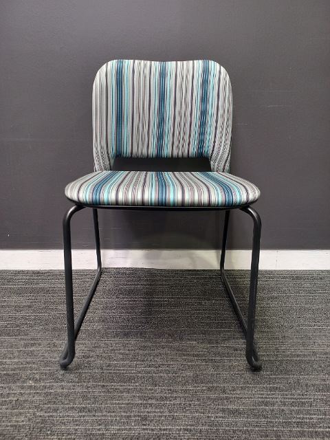 Lips Sled Chair – Segis - Image 3