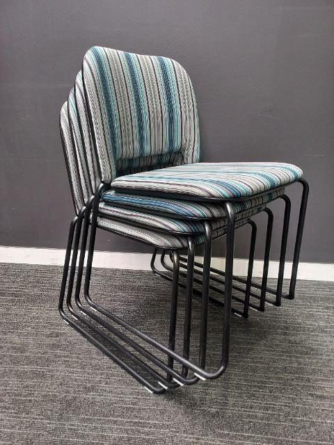 Lips Sled Chair – Segis - Image 4