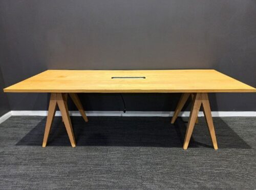 Meeting Table | FIL Furniture
