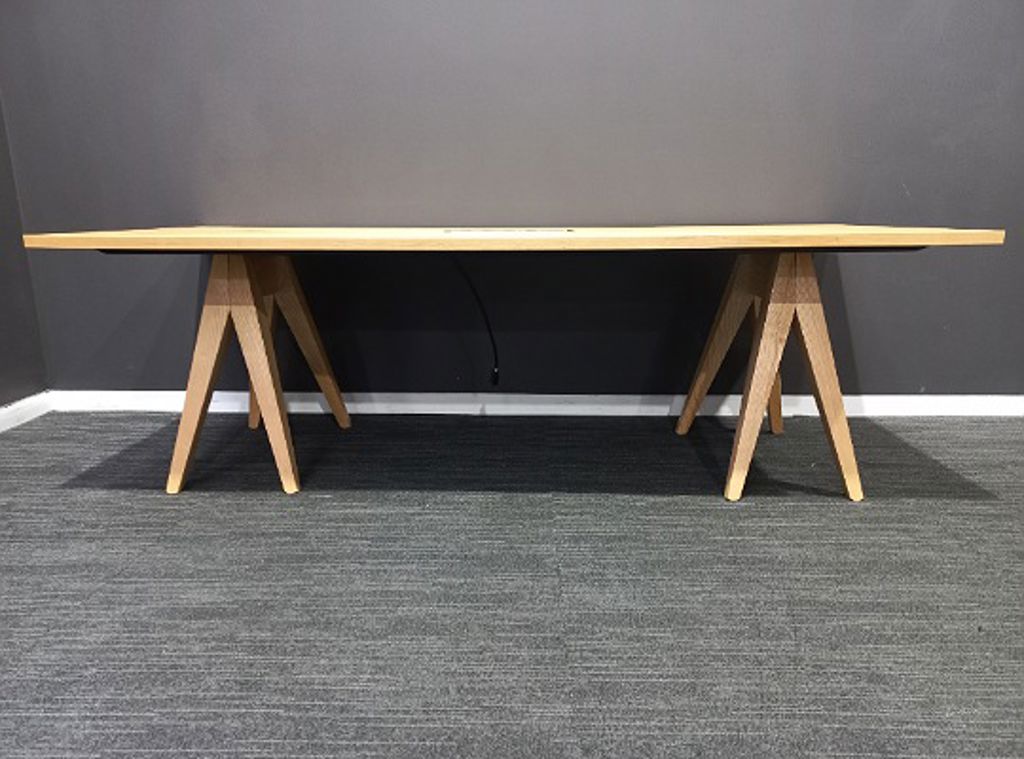 Meeting Table | FIL Furniture
