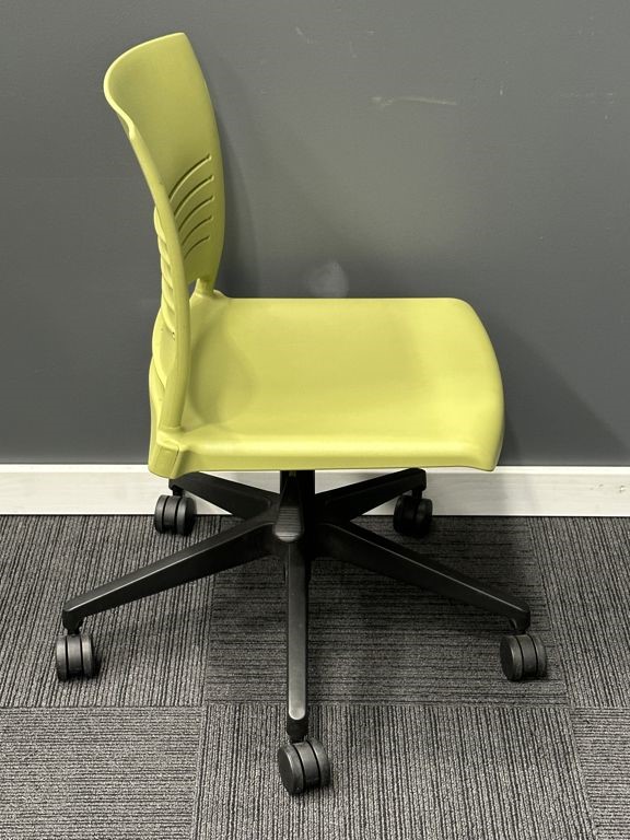 Trendy Office Chair | FIL Furniture