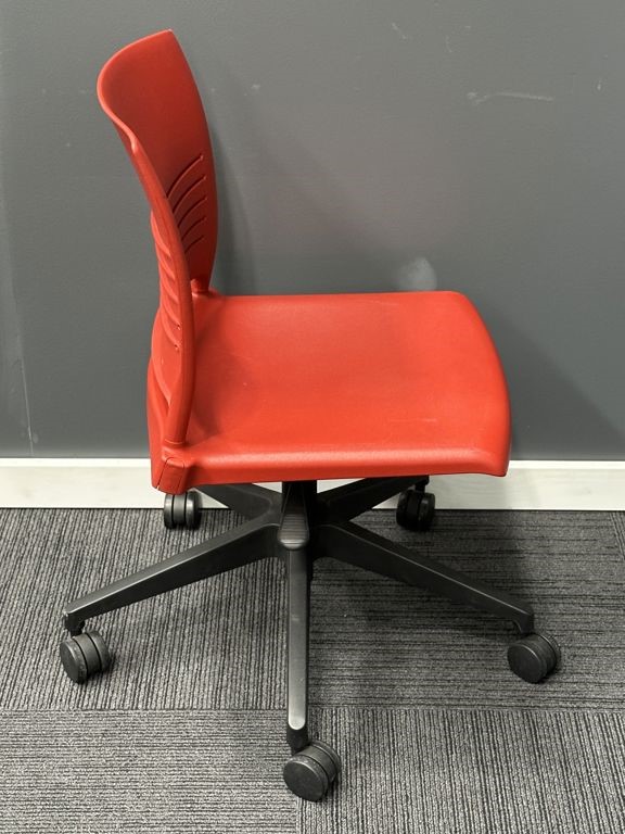 Trendy Office Chair | FIL Furniture