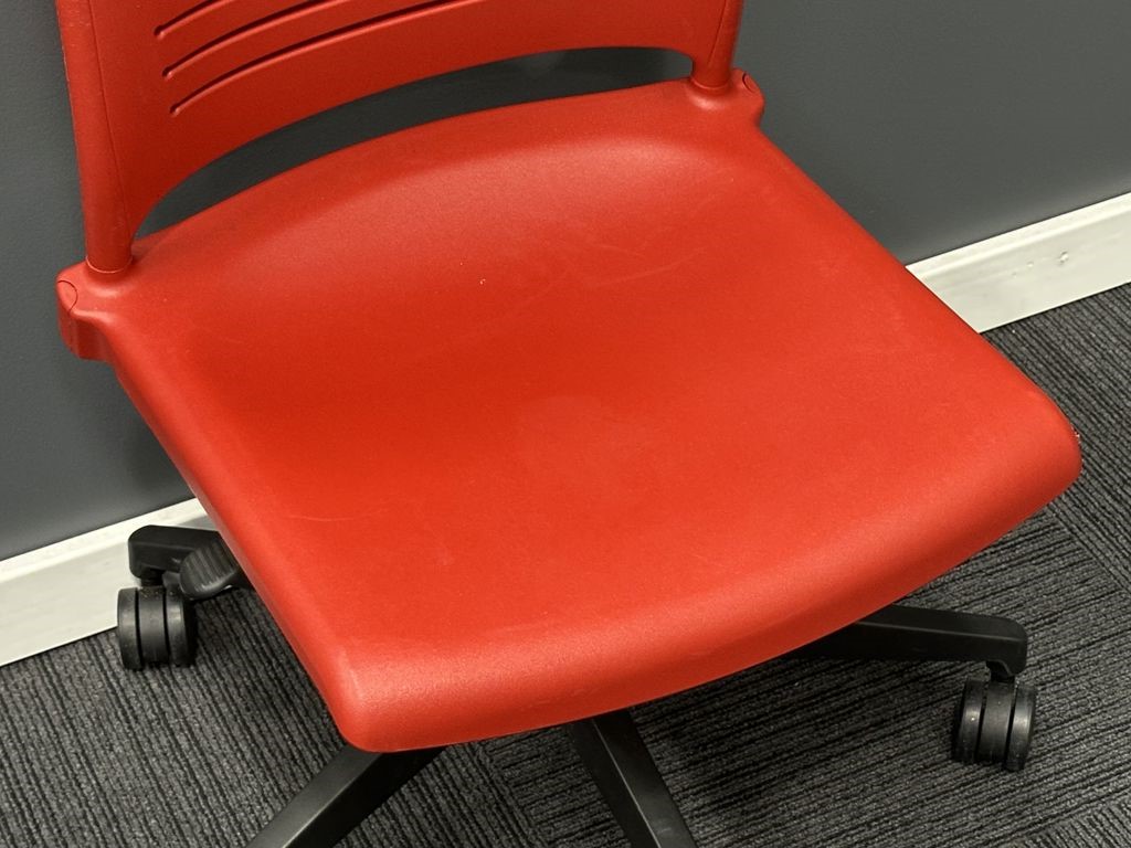 Trendy Office Chair | FIL Furniture