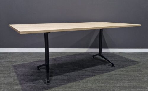 Meeting Table | FIL Furniture
