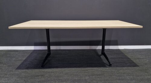 Meeting Table | FIL Furniture