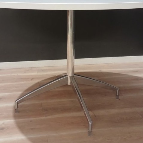 Meeting Table | FIL Furniture